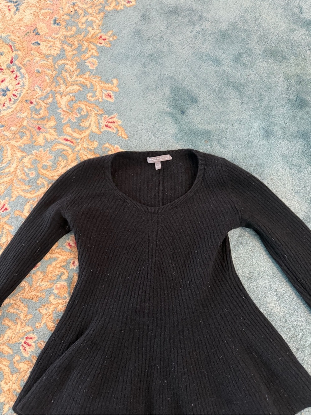 Neiman Marcus Cashmere Collection Black Ribbed Sweater – Size Medium